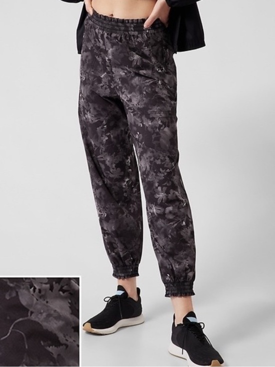 Athleta Pants - NWOT ATHLETA Savannah Jogger Pants Lumen Floral Black Purple Active Women’s 2